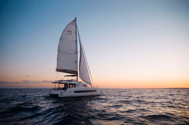 2_Bali_4_6_sailing_with_sails_8422595437
